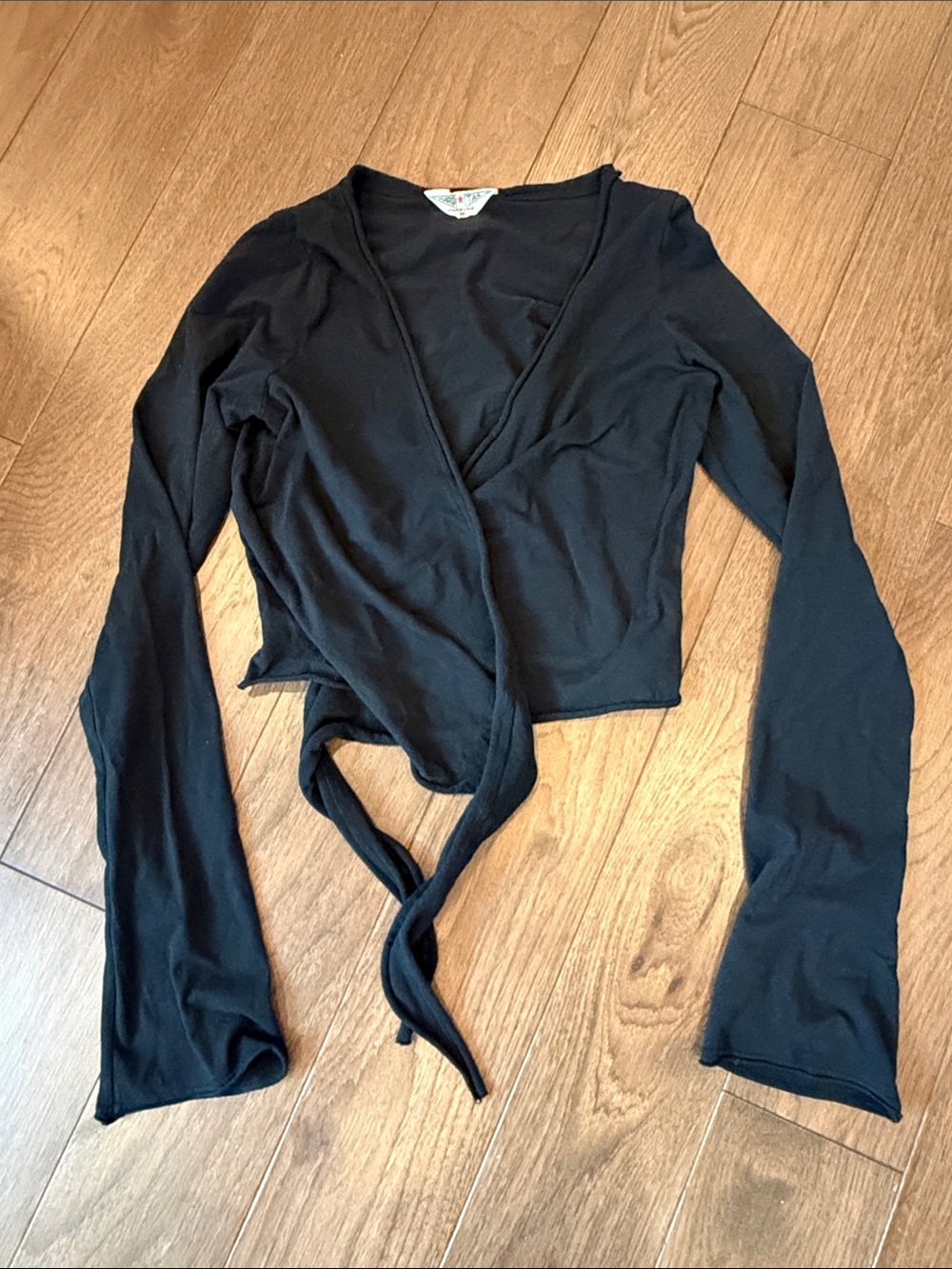 Hard Tail Crop Bell Sleeve Tie Front Wrap Size Medium in Black - C69-064